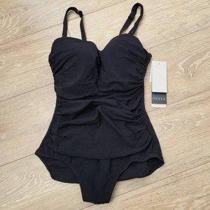 114. Profile by Gottex Underwire one piece Swimsuit. Solid Black. Size 10D. NWT